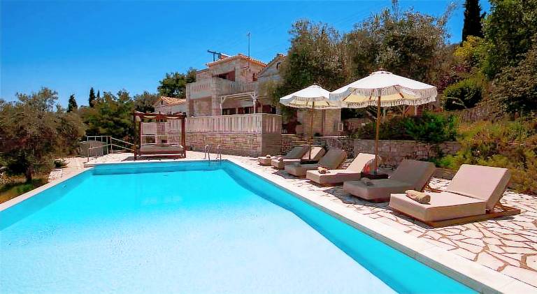 Βίλα  Παξοί