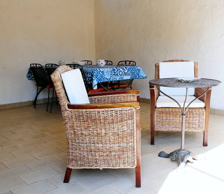 Villa with terrace, barbecue & yard | Garden view — photo 3