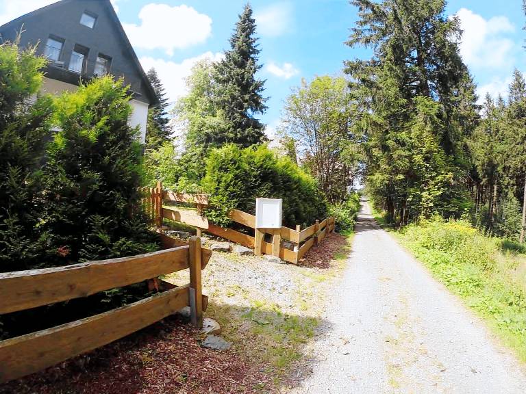 Holiday apartment with baby cot and high chair in Winterberg-Altastenberg — photo 4