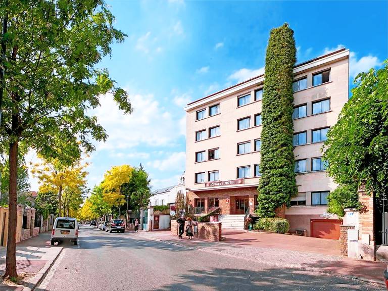 Hotel Albert 1er in Suresnes