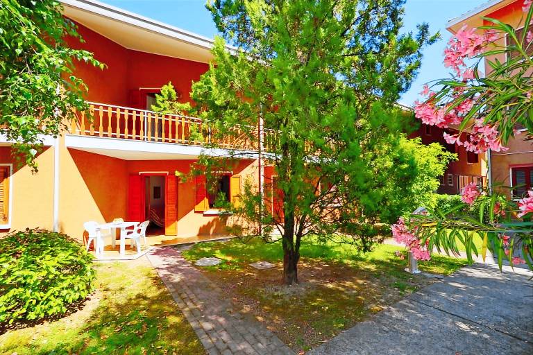 Rental apartment with pool & patio | Nature view — photo 2