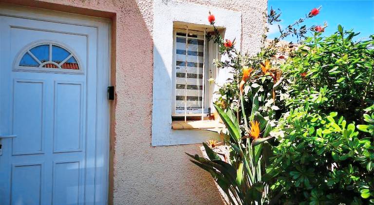 Charming vacation home with pool | Next to the beach | Pets are welcome — photo 3