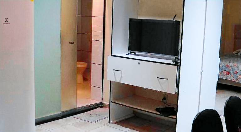 01 Quarto Privativo com banheiro proximo a Pampulha