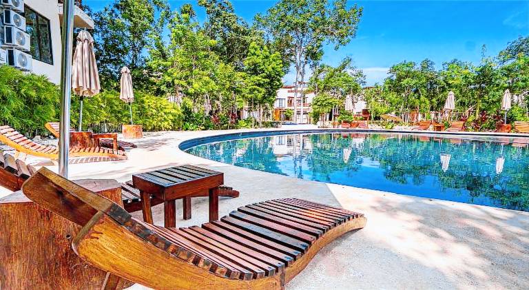 Villa with pool & hot tub — photo 3