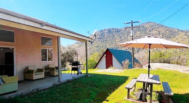 House | Pet-friendly in Three Rivers, CA