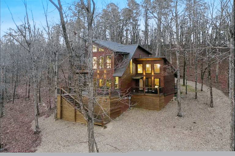 Three Bears Hideout – Luxury Mountain Cabin Getaway for Families & Groups — photo 2
