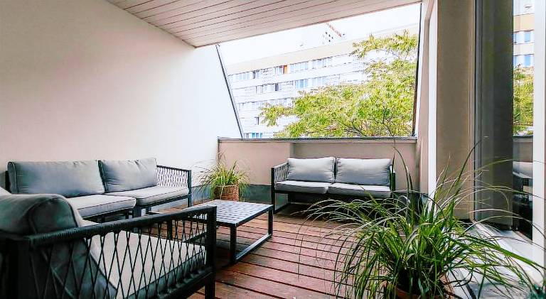 Serviced apartment with 3 rooms for 127 persons — photo 3