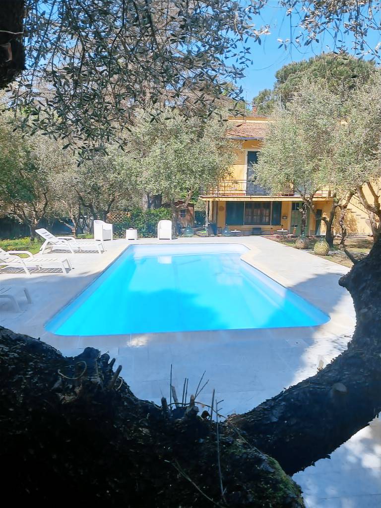 Villa 'La Kasà' with Private Pool, Wi-Fi, and Air Conditioning in Fucecchio