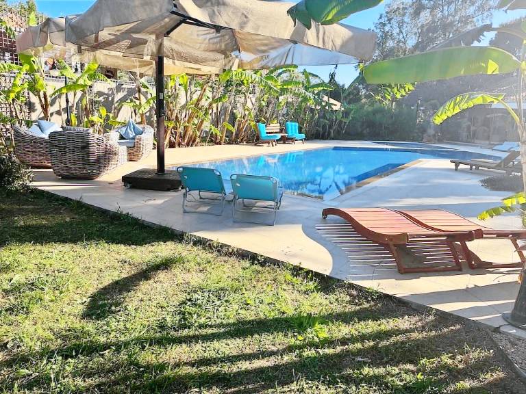 Vacation home with garden, pool & barbecue — photo 5
