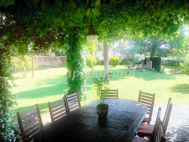 Family-friendly cottage with grill, garden & patio | City view | Pet-friendly — photo 2