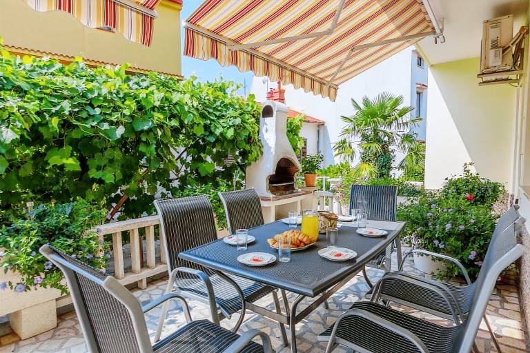 Fully equipped nice holiday apartment with barbeque, yard & patio | Next to the beach | Suitable for remote work | Pets allowed — photo 4