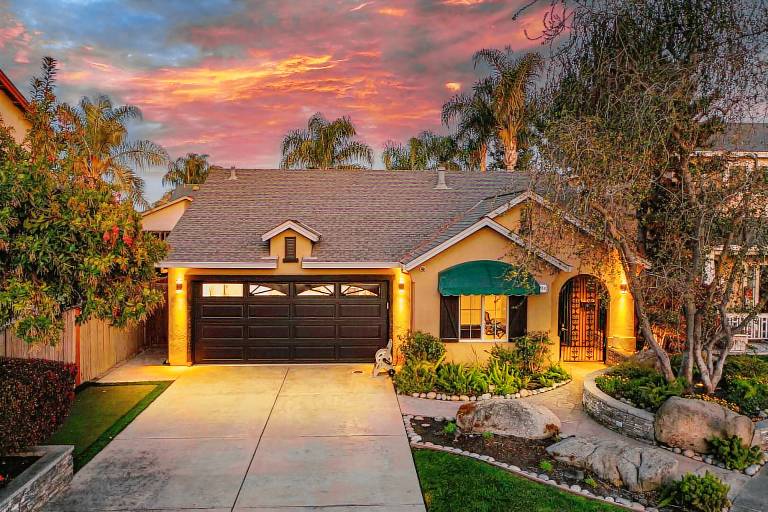 Child-friendly ample house with private pool | Pets allowed in Turlock, CA