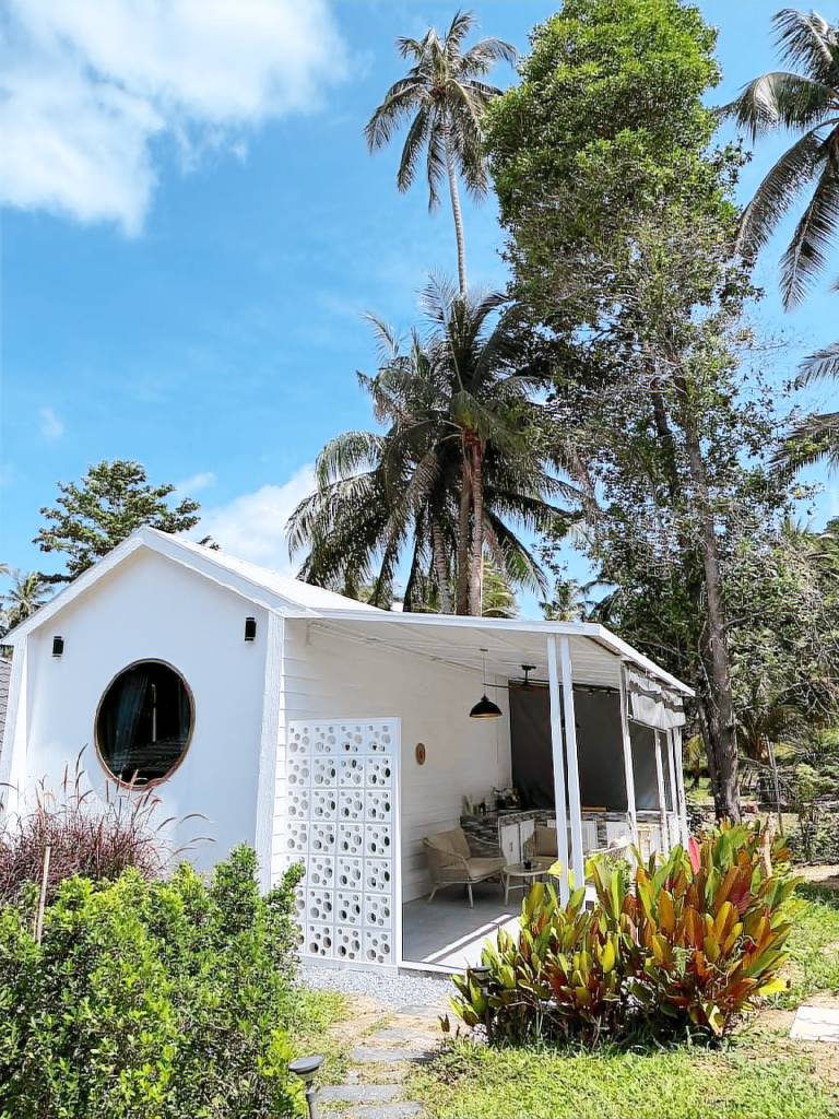 Bungalow with patio & yard in Ko Pha-ngan