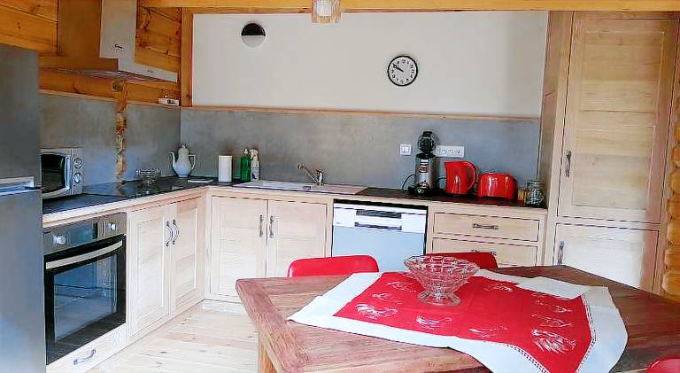 House with barbecue & patio — photo 2