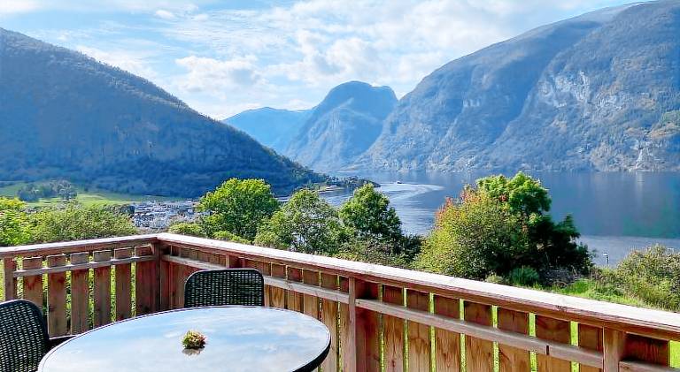Apartment with terrace in Aurland