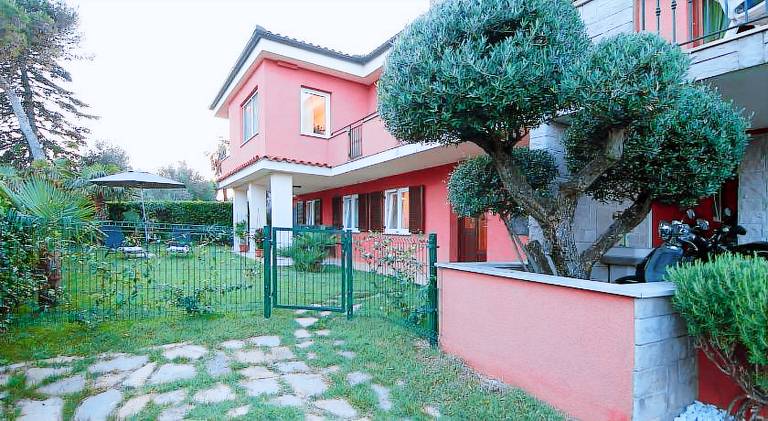 Holiday apartment with 2 rooms for 4 persons — photo 3