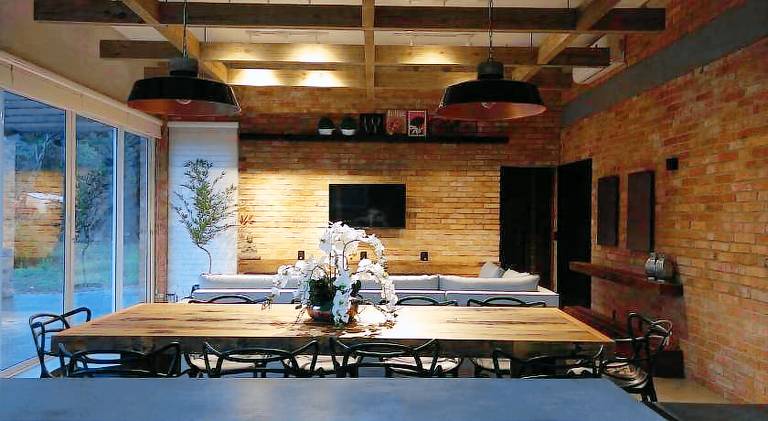 House with pool — photo 4