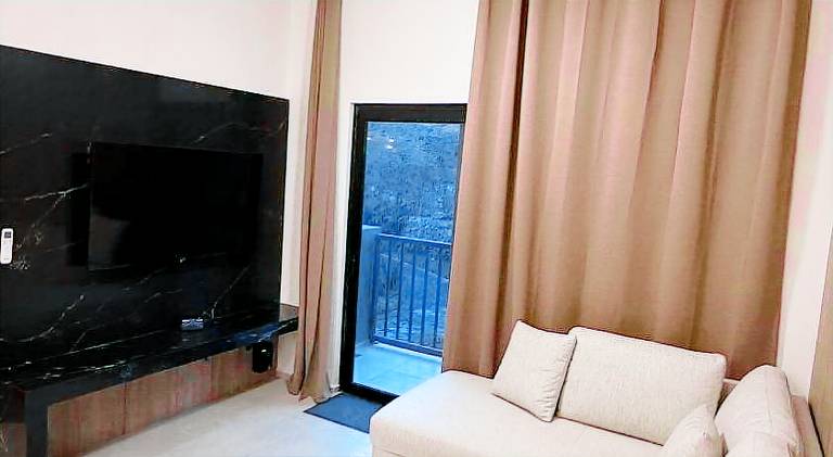 Apartment with pool — photo 2