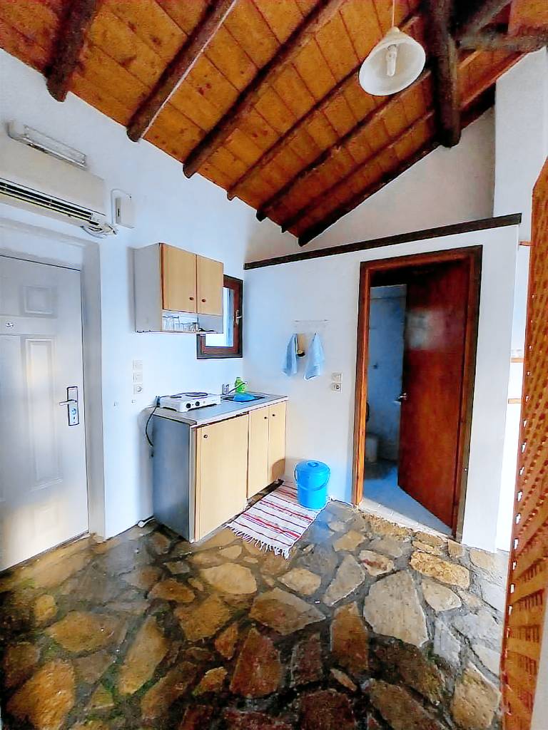 House with patio — photo 5