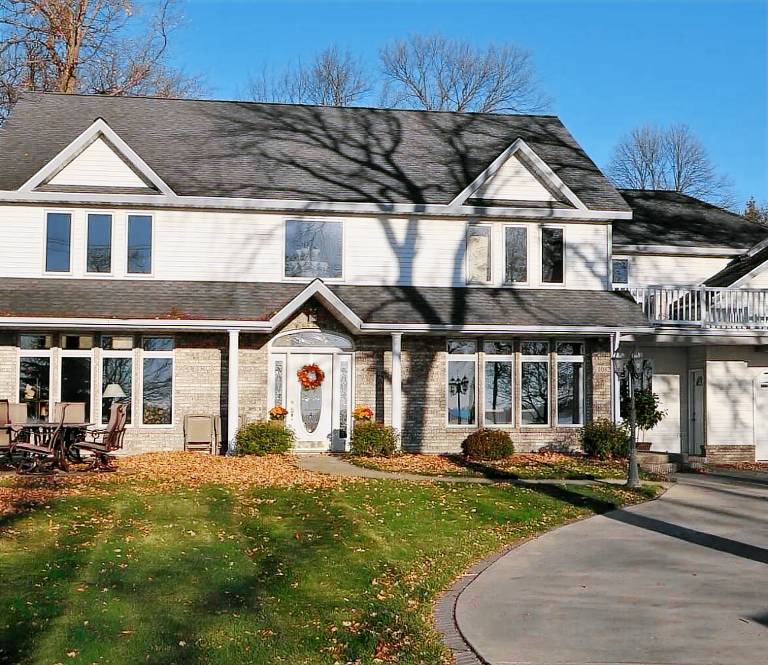 House  Detroit Lakes