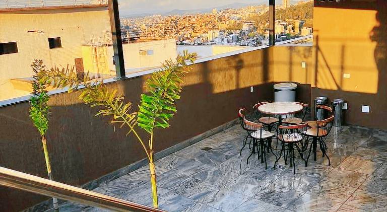 Apartment with pool — photo 5