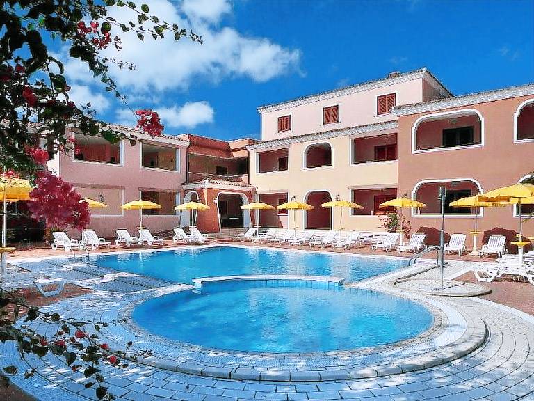 Vacation home with garden & terrace | Pet-friendly in Teo