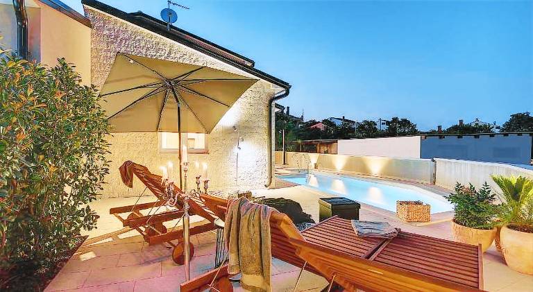 Villa with pool — photo 2