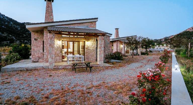 Villa with pool — photo 3
