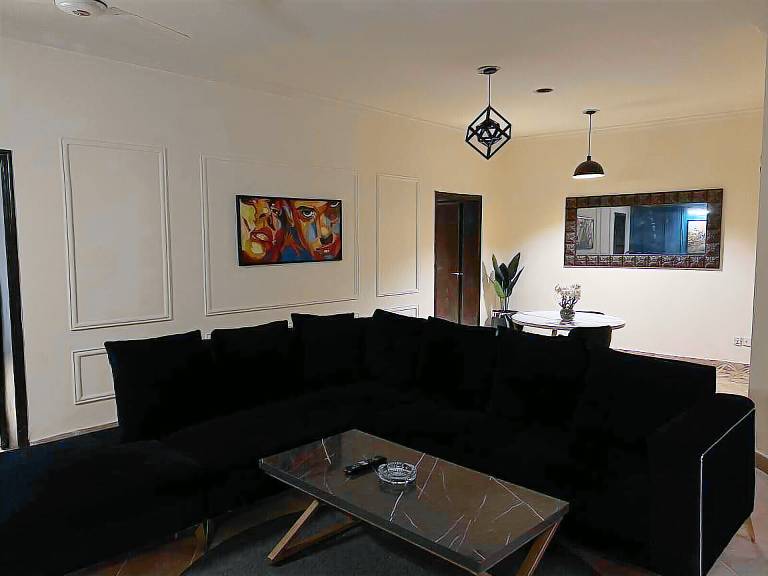 Apartment F-11/1