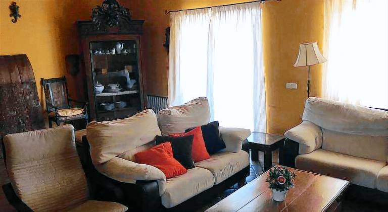 Fully equipped vacation home with yard, private pool & patio | Pet-friendly — photo 2