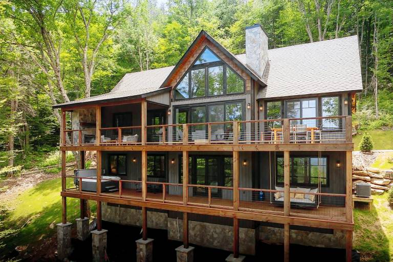 House  Beech Mountain