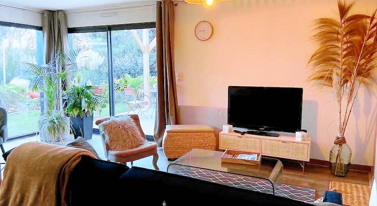 Vacation home with terrace, BBQ & garden — photo 2