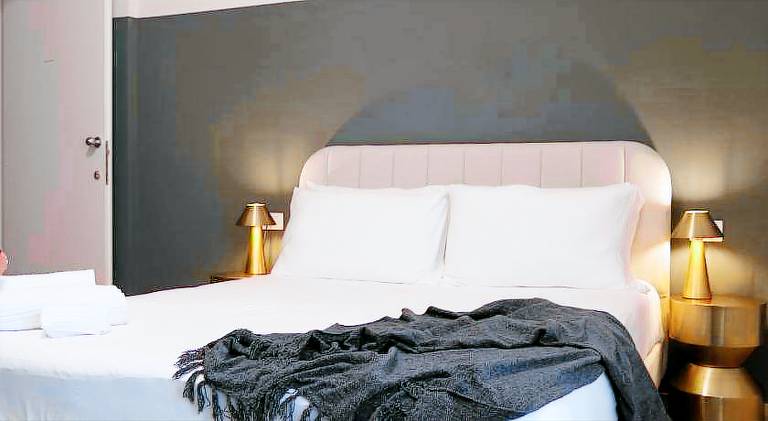 Prestige Suite Room - 30 Seconds Walk to Bernina Express — photo 3