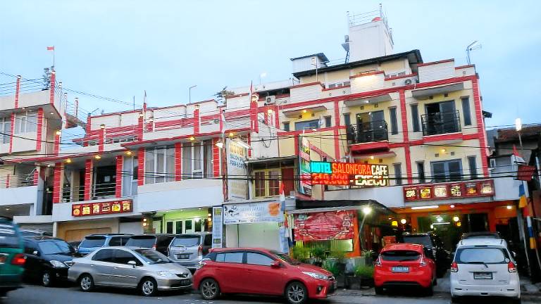 Hotel Salon Fora & Longhill Cafe Fora in Bandung