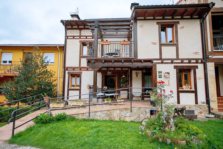 Chalet Frías