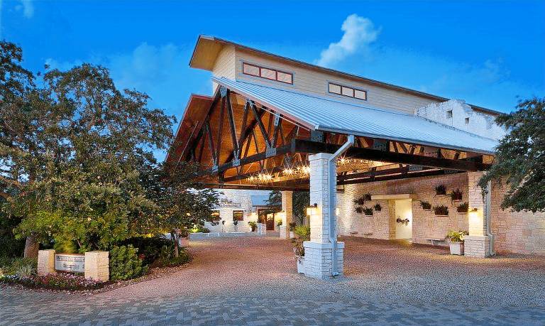 Resort Far West Side