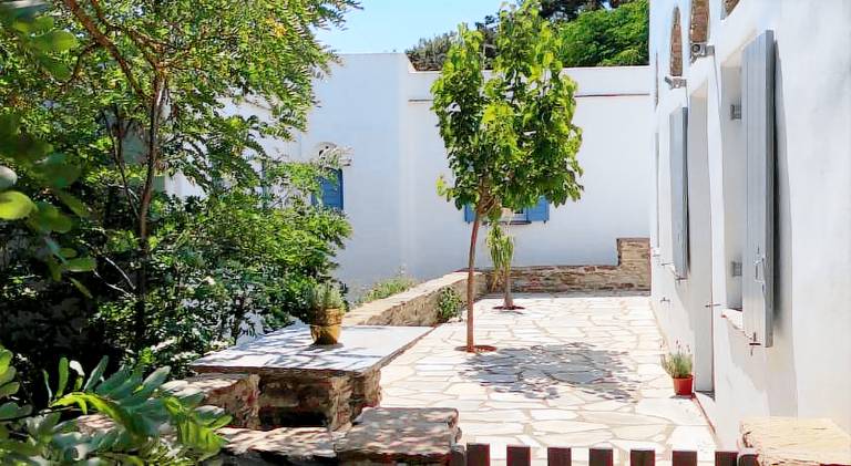 Villa with terrace — photo 5