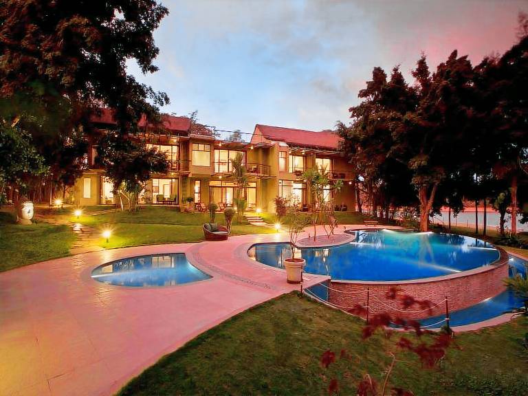 Lodge N. Begur