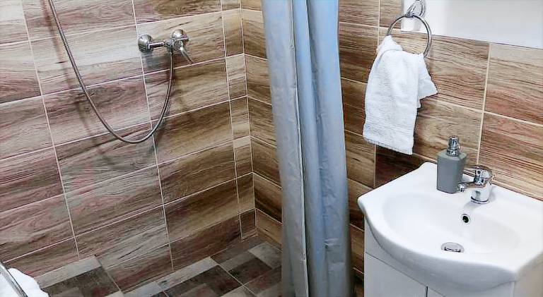 Pleasant apartment with hot tub | Pets allowed — photo 2