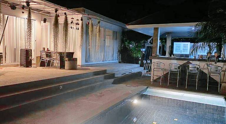 Villa with pool — photo 5