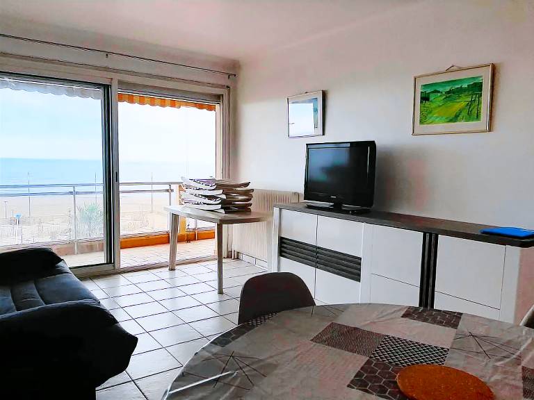 Trident Residence - T2 renovated facing sea, balcony splendid view Port Plaisance 4TRI4 in Canet-en-Roussillon