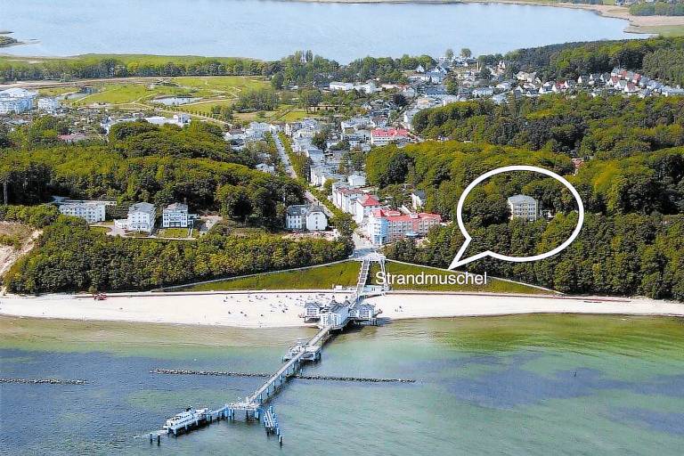Vacation home with sauna & garden in Sellin