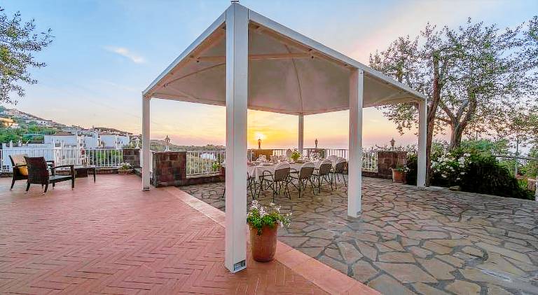 Villa with pool & hot tub | Pets are welcome in Sorrento