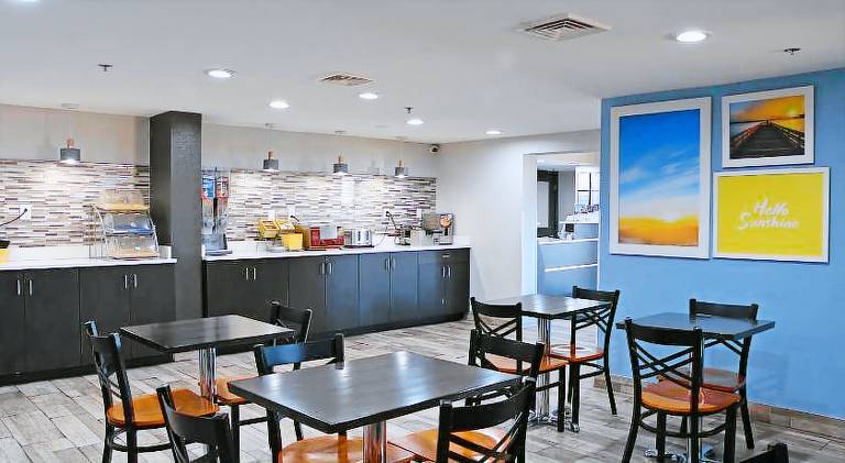 Days Inn by Wyndham Lebanon — photo 4