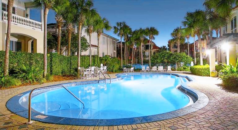 House with jacuzzi & pool — photo 5