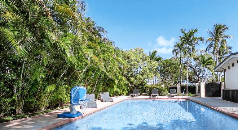 Spacious villa with pool | Pets are welcome — photo 3
