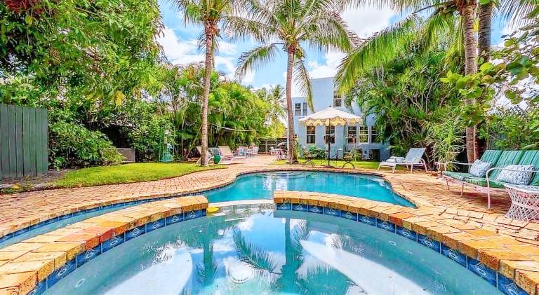 Villa with hot tub & pool | Pet-friendly in West Palm Beach, FL