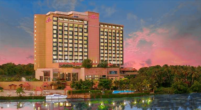 Crowne Plaza Kochi By IHG