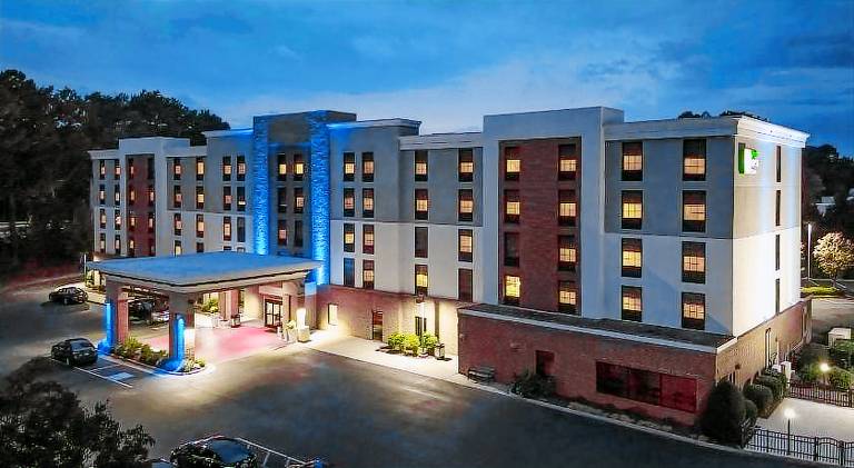 Holiday Inn Express & Suites Newport News By IHG — photo 2