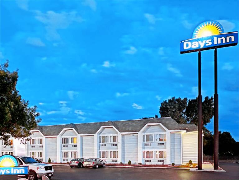BridgePointe Inn & Suites by BPhotels, Council Bluffs, Omaha Area — photo 3